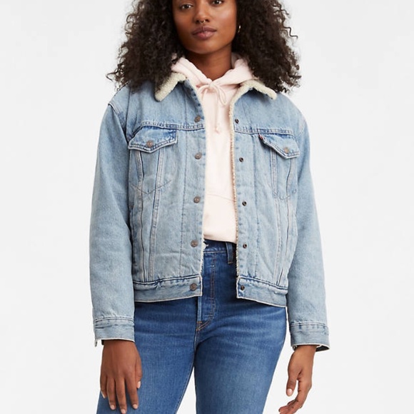 Levi's Jackets & Blazers - NWT Levi's Original Sherpa Trucker Jacket